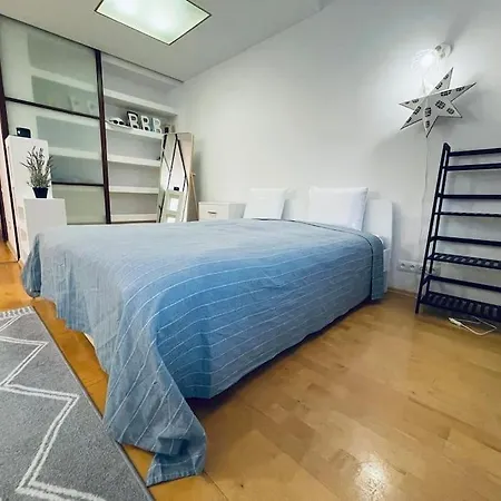 Shiraz Garden Apartment *